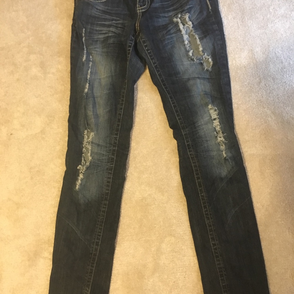 Distressed jeans with stretch